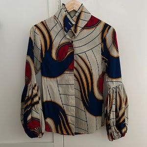 NWT fitted blouse with puffy sleeves size small